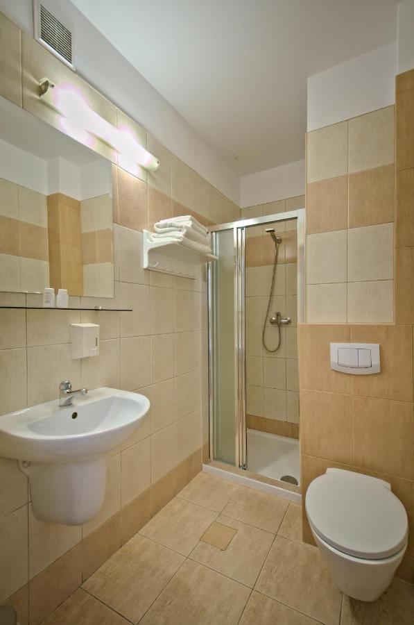 Hotel Sezam Крачкова Экстерьер фото