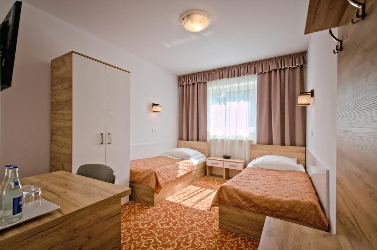Hotel Sezam Крачкова Экстерьер фото